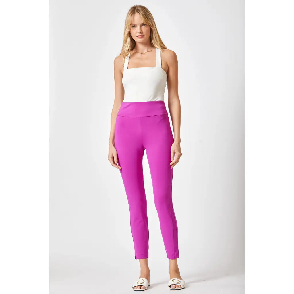 Our Magic Skinny Pants feature a high rise slim fit in ponte knit for flattering silhouette. The stretchy pull-on