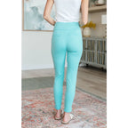 Our Magic Skinny Pants feature a high rise slim fit in ponte knit for flattering silhouette. The stretchy pull-on