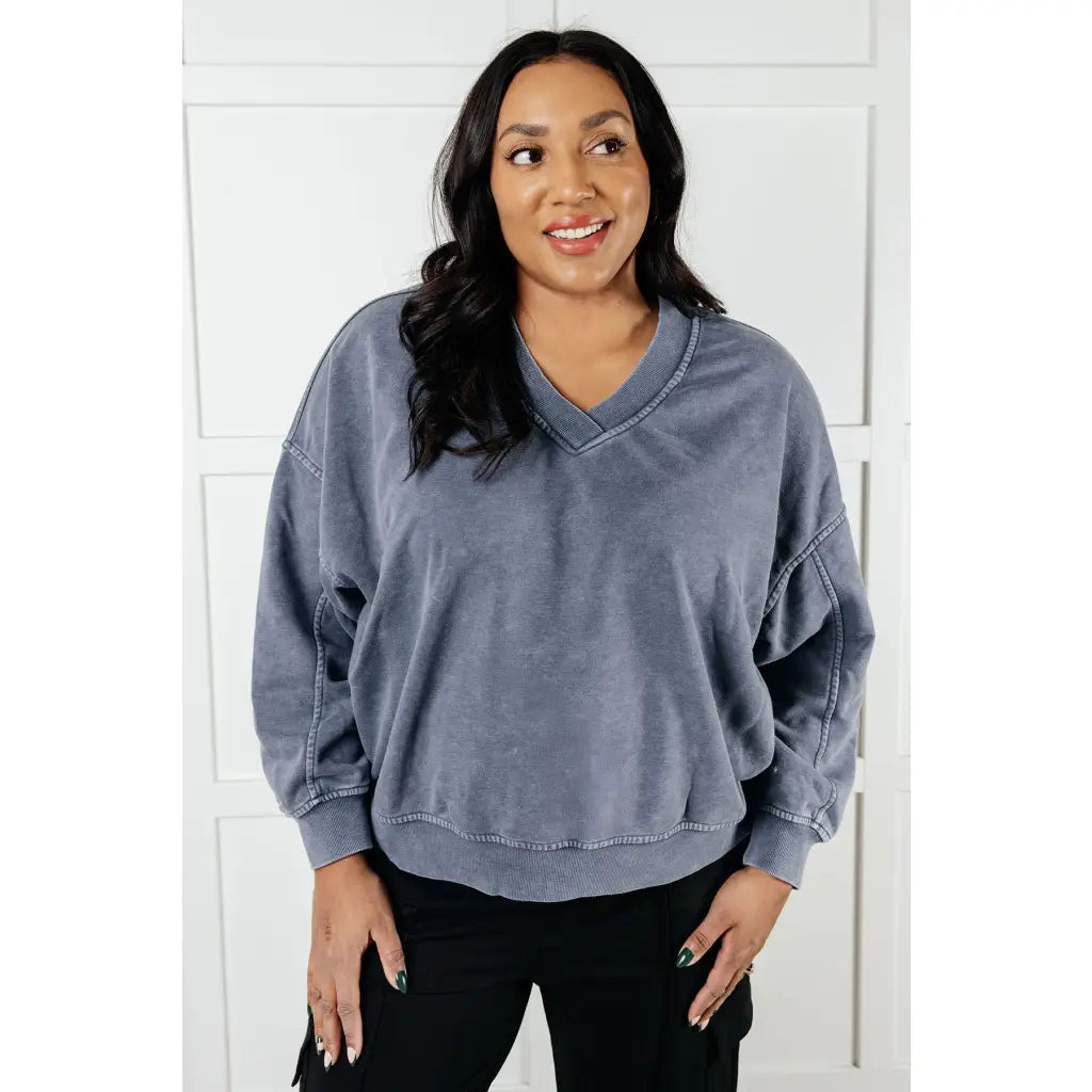 Get ready to rock your reps in style with our Mineral Wash French Terry Pullover! Made from cozy fabric this blue