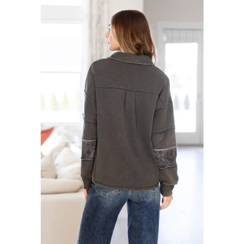 Elevate your casual wardrobe with our Moonstone Mineral Wash Pullover! Made from soft charcoal grey french terry fabric