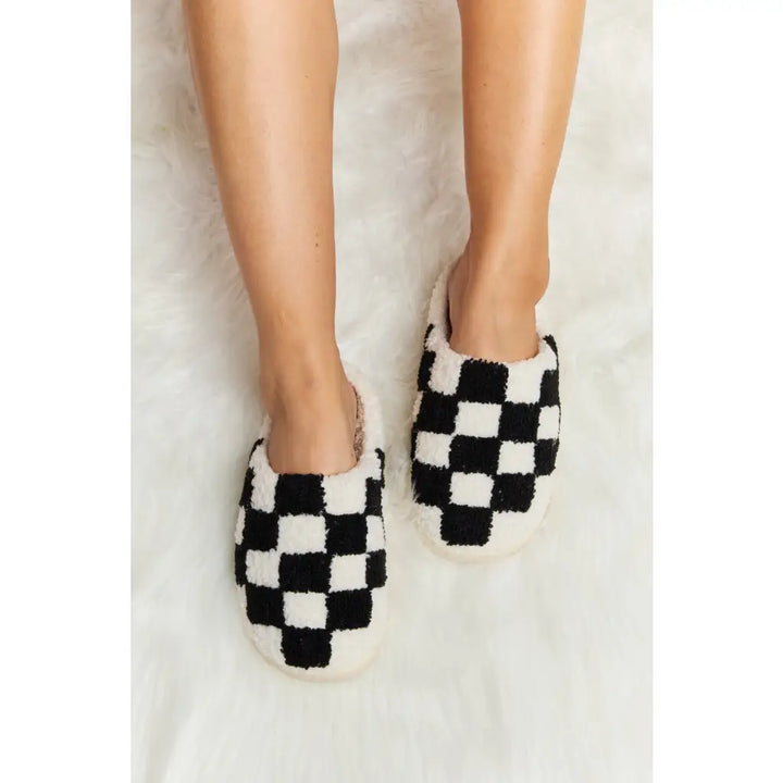 On Your Mark Checkered Plush Slippers - Black / S