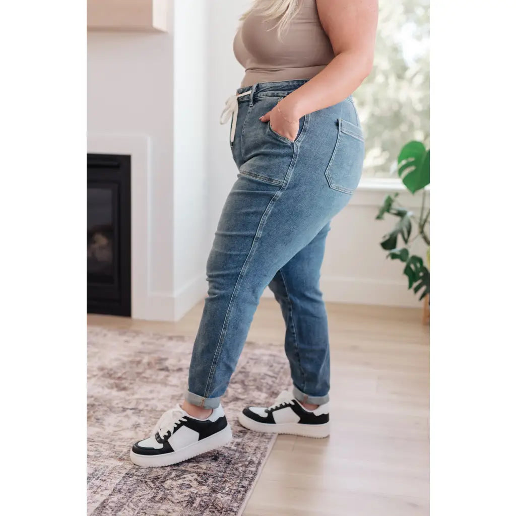 Experience the perfect fit and style in our Payton Pull On Denim Joggers from Judy Blue! Made with a high rise zero