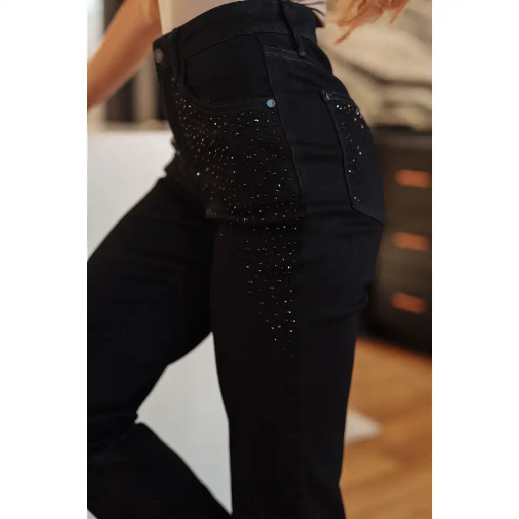 Unlock your unique style with our Reese Rhinestone Judy Blue Jeans in Black! Their high-rise slim fit and 4-way stretch
