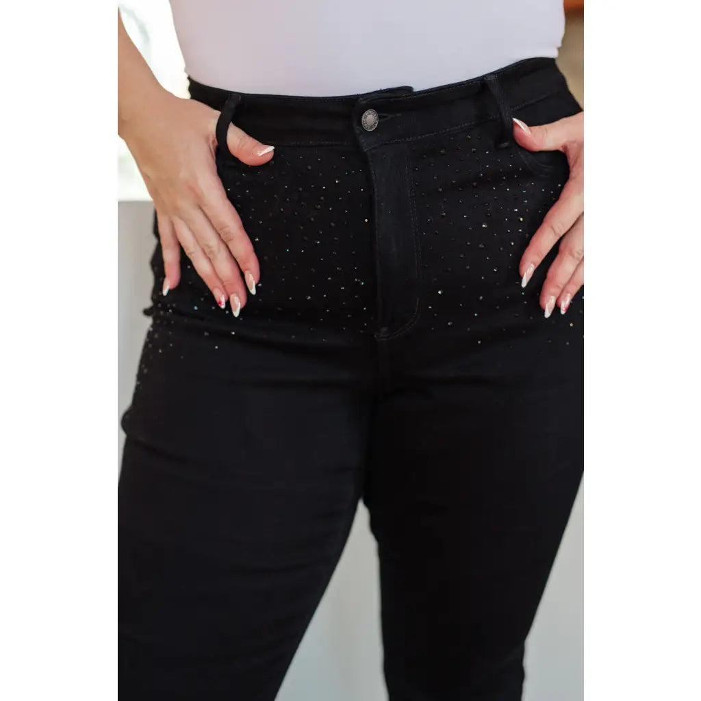 Unlock your unique style with our Reese Rhinestone Judy Blue Jeans in Black! Their high rise slim fit and 4 way stretch