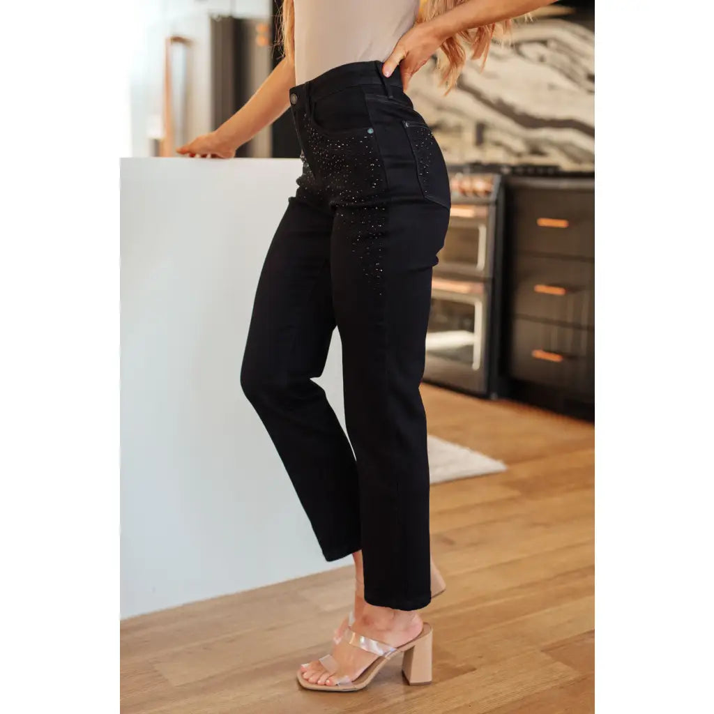 Unlock your unique style with our Reese Rhinestone Judy Blue Jeans in Black! Their high rise slim fit and 4 way stretch