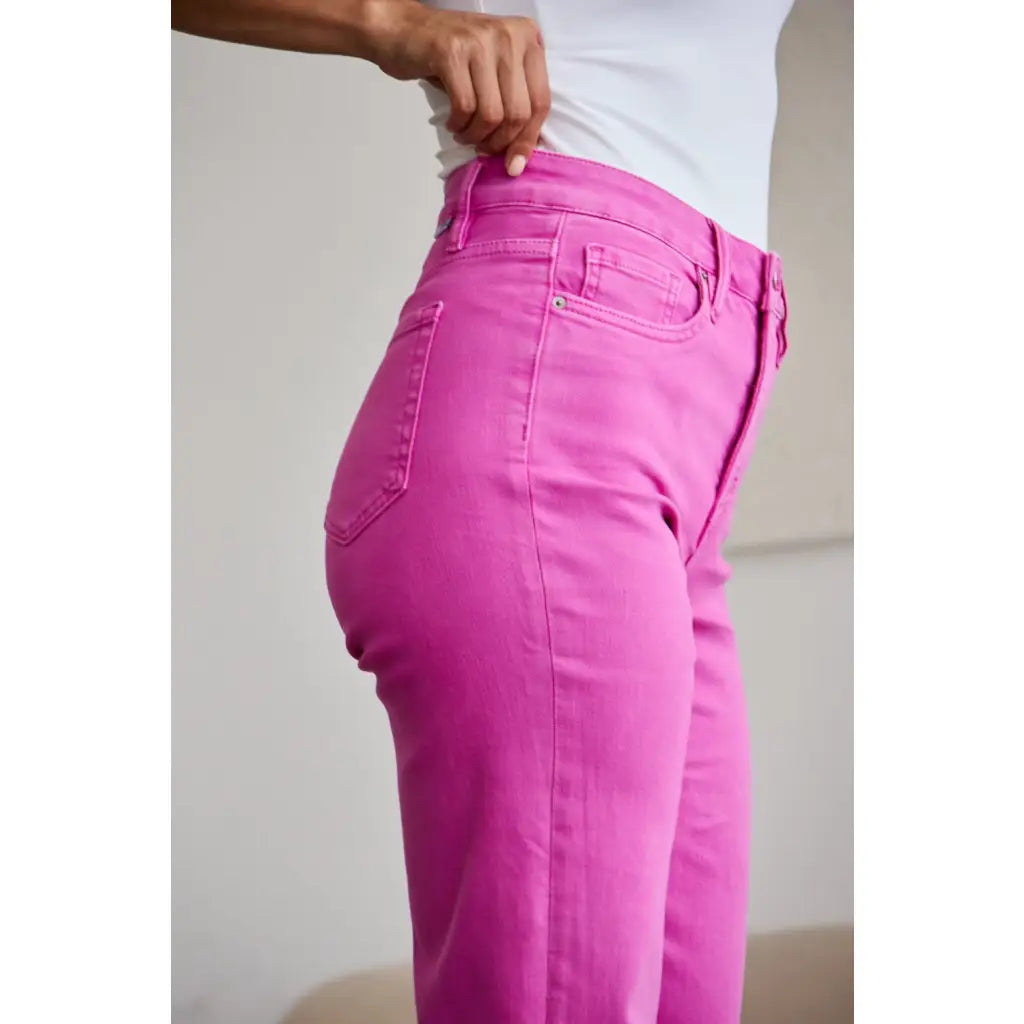 Our RFM Dylan Tummy Control Cropped Jeans high-waisted jeans give you tummy control to help rock your perfect shape!