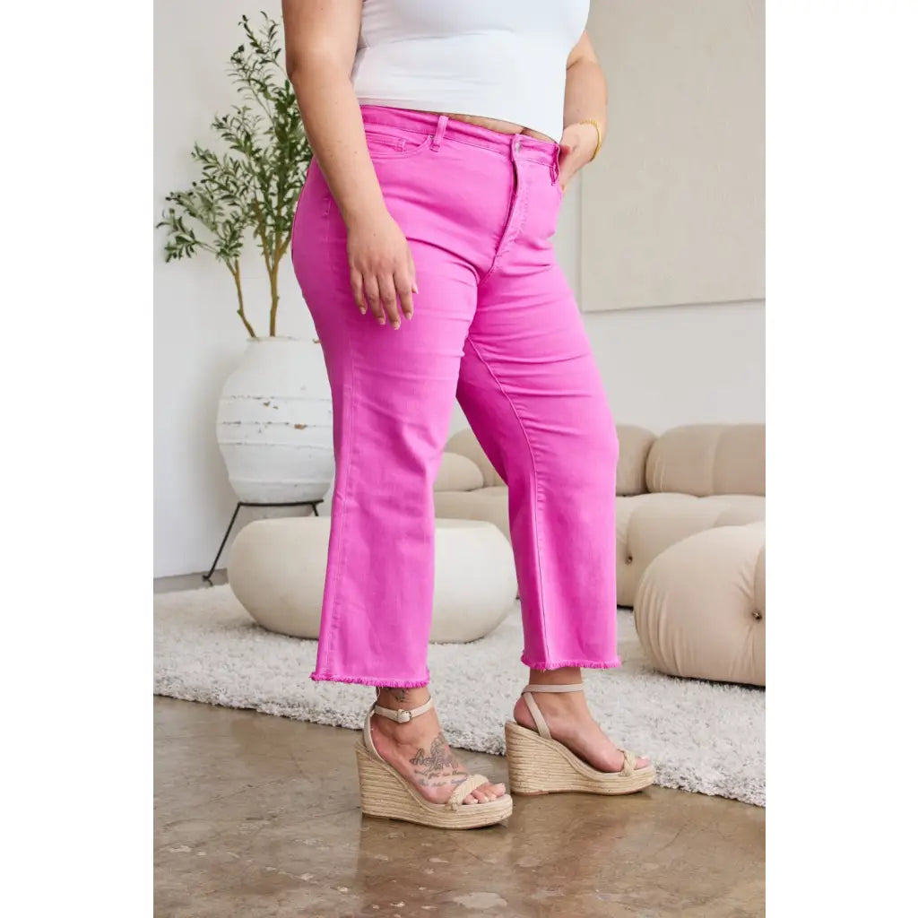 Our RFM Dylan Tummy Control Cropped Jeans high-waisted jeans give you tummy control to help rock your perfect shape!