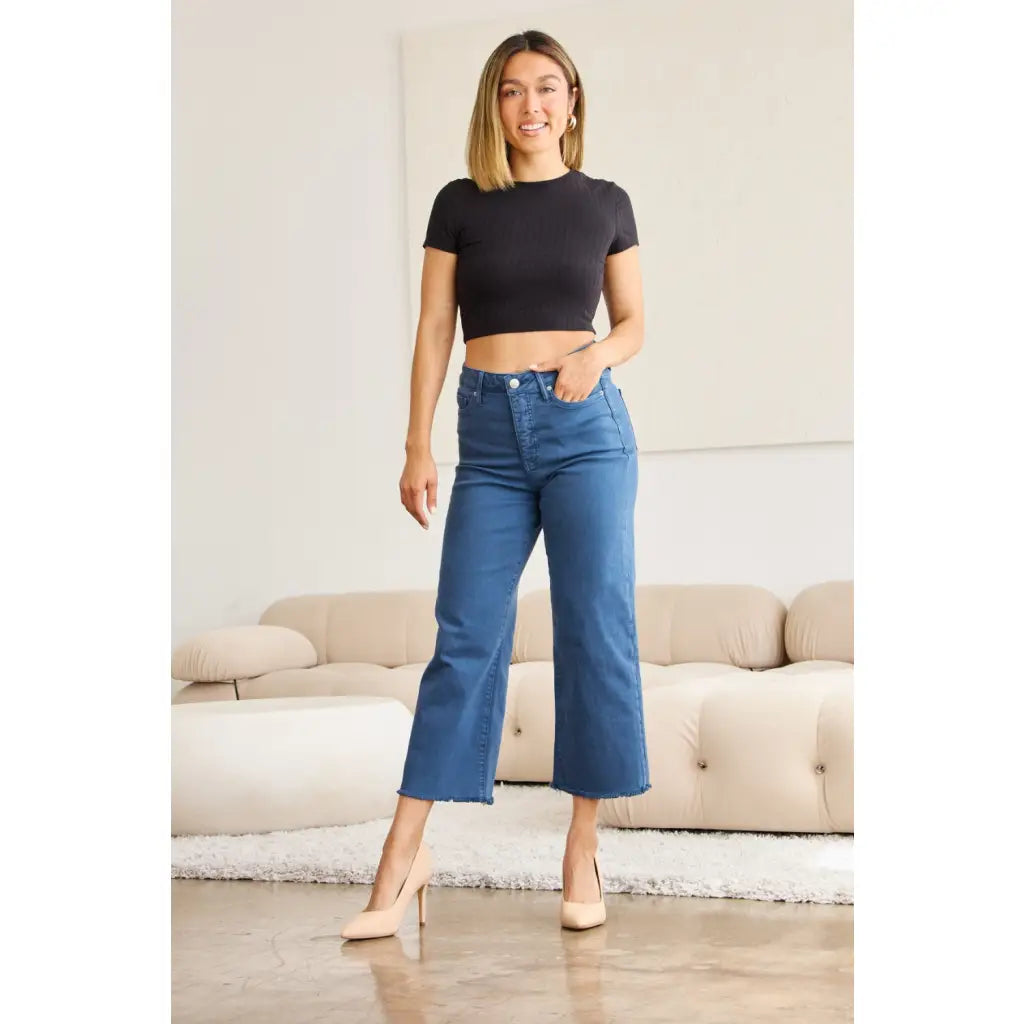 Introducing our new RFM Tummy Control Cropped Chloe Jeans in Blue Slate! These stylish jeans feature a high waist
