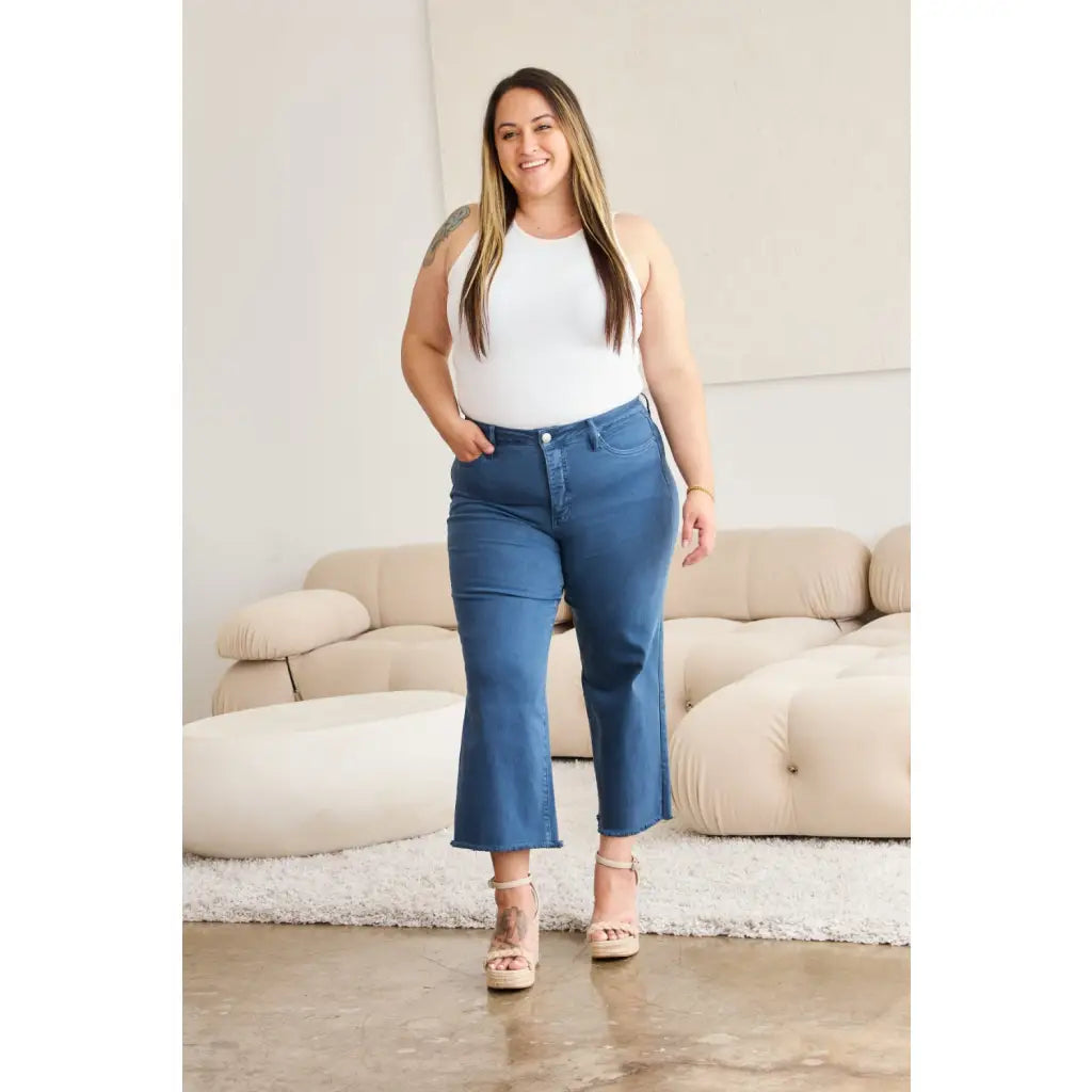 Introducing our new RFM Tummy Control Cropped Chloe Jeans in Blue Slate! These stylish jeans feature a high waist