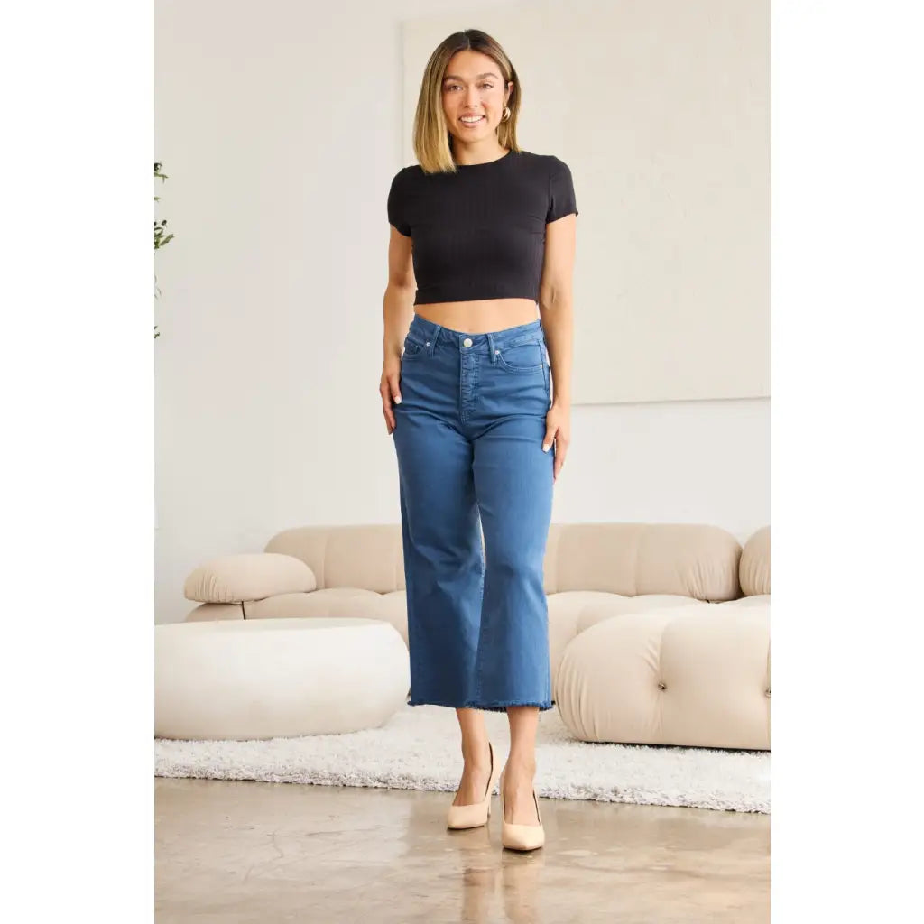 Introducing our new RFM Tummy Control Cropped Chloe Jeans in Blue Slate! These stylish jeans feature a high waist