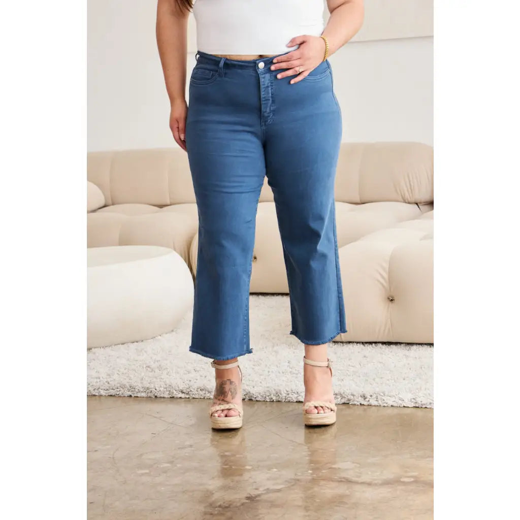 Introducing our new RFM Tummy Control Cropped Chloe Jeans in Blue Slate! These stylish jeans feature a high waist