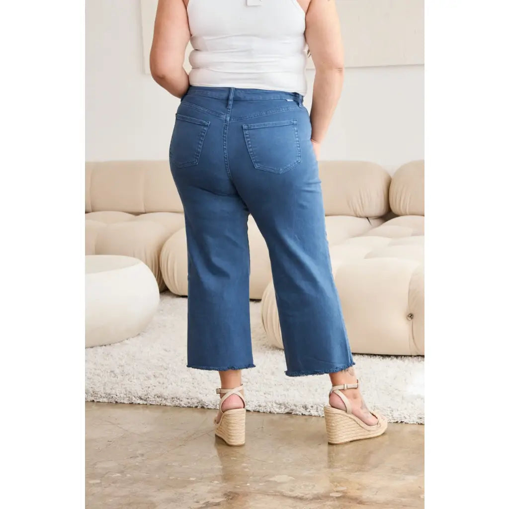 Introducing our new RFM Tummy Control Cropped Chloe Jeans in Blue Slate! These stylish jeans feature a high waist