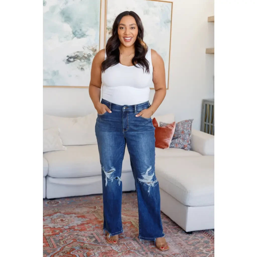 Your best outfits start with our Rose High Rise 90’s Straight Judy Blue Jeans! Featuring a gorgeous dark wash high rise