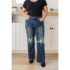 Your best outfits start with our Rose High Rise 90’s Straight Judy Blue Jeans! Featuring a gorgeous dark wash high rise