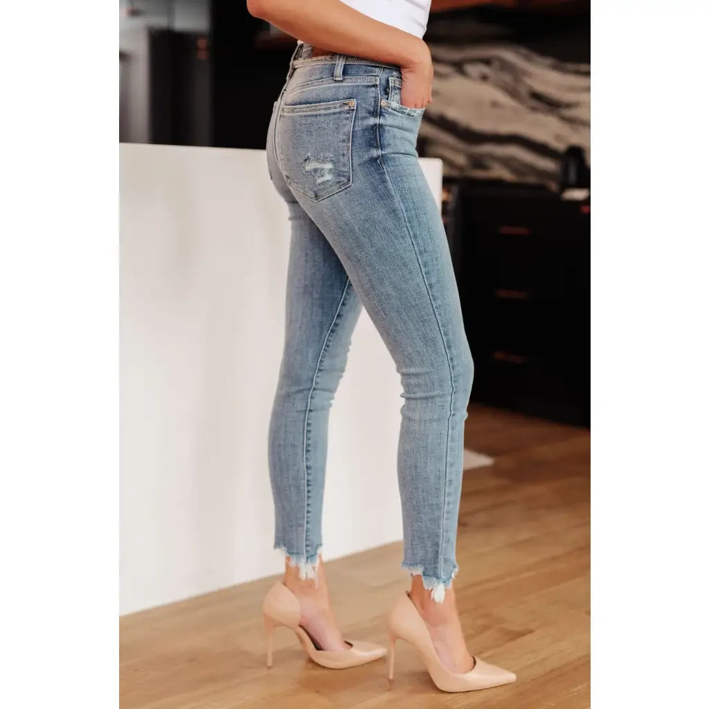 The Sherry Mid Rise Release Waistband Detail Skinny from Judy Blue are perfect for every closet. Featuring a medium