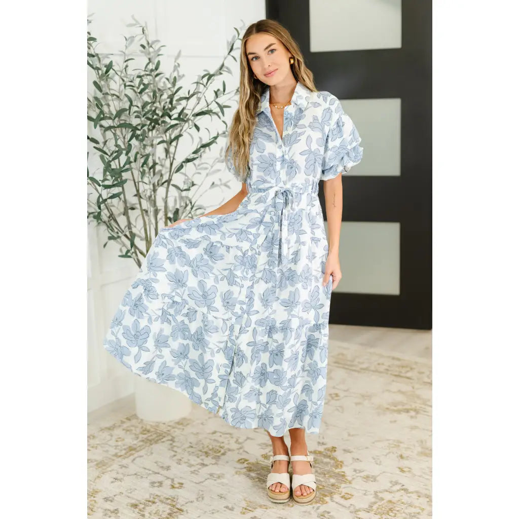 Southern-inspired plus size floral shirt dress in a belted button-down maxi style. A boho balloon sleeve look perfect