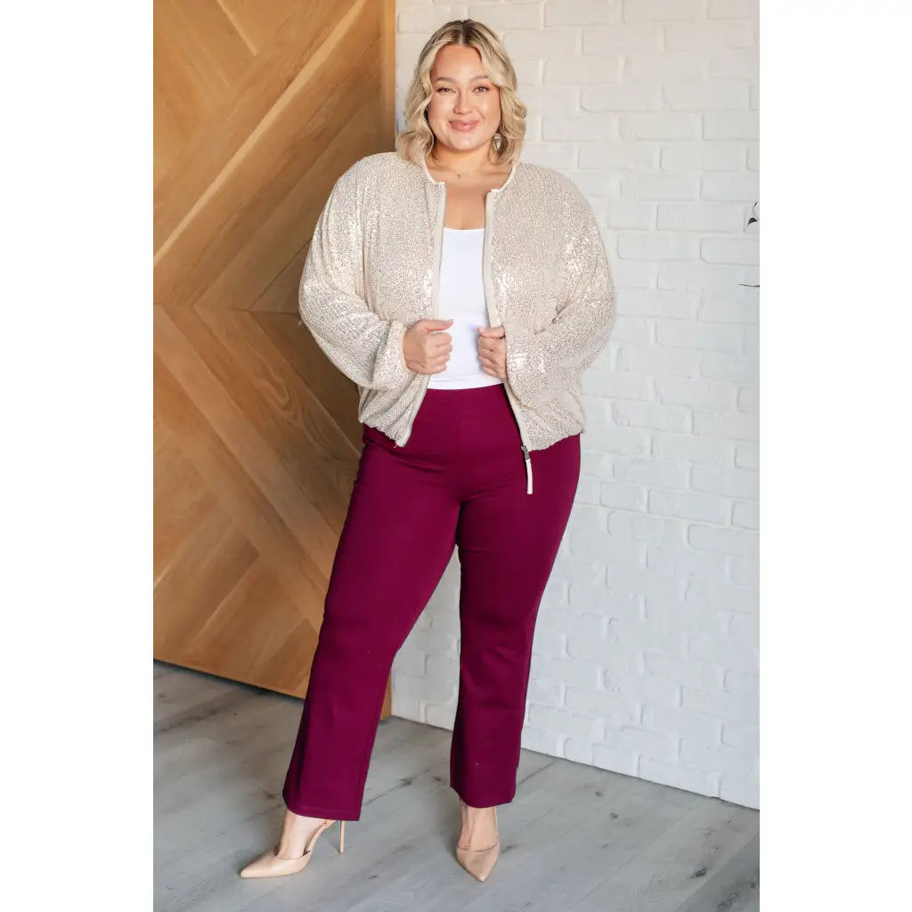 Shimmer in the Sweet Roo Sparkle Sequin Jacket with our plus size friendly glam. Full zip balloon sleeves fully lined