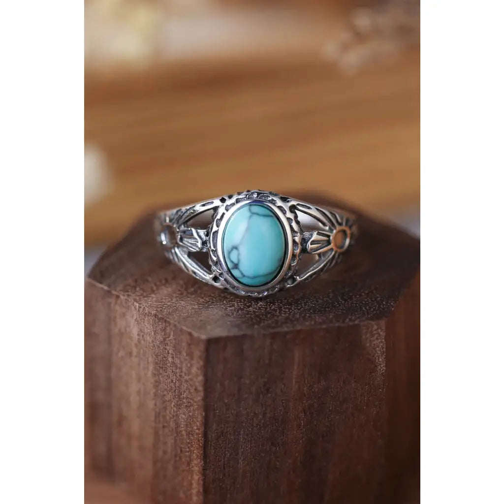Our gorgeous turquoise 925 Sterling Silver Ring is sure to be your new favorite find! Includes a gift box.