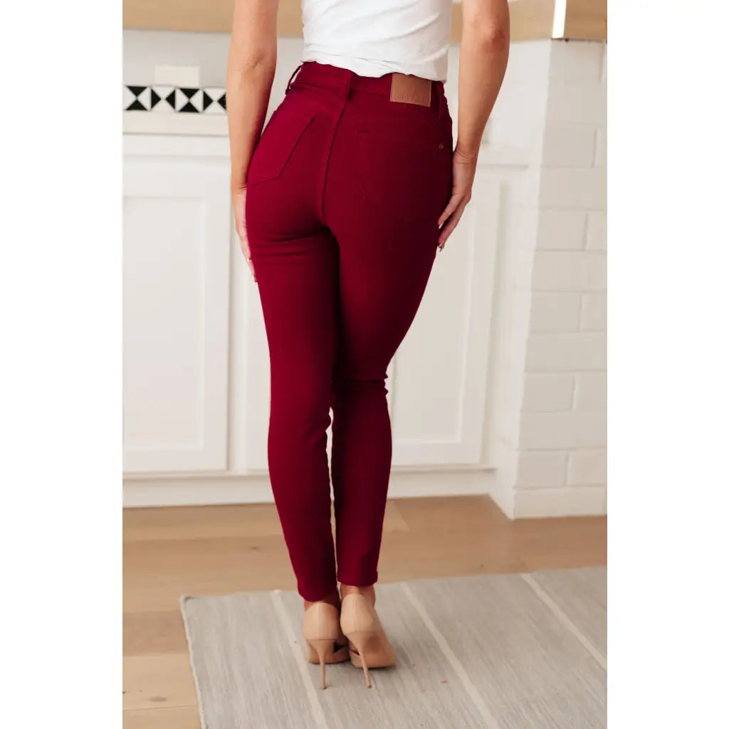 Our new Wanda Control Top Judy Blue Skinny Jeans in Scarlet are a solid bet for flattering and confident fit! Crafted