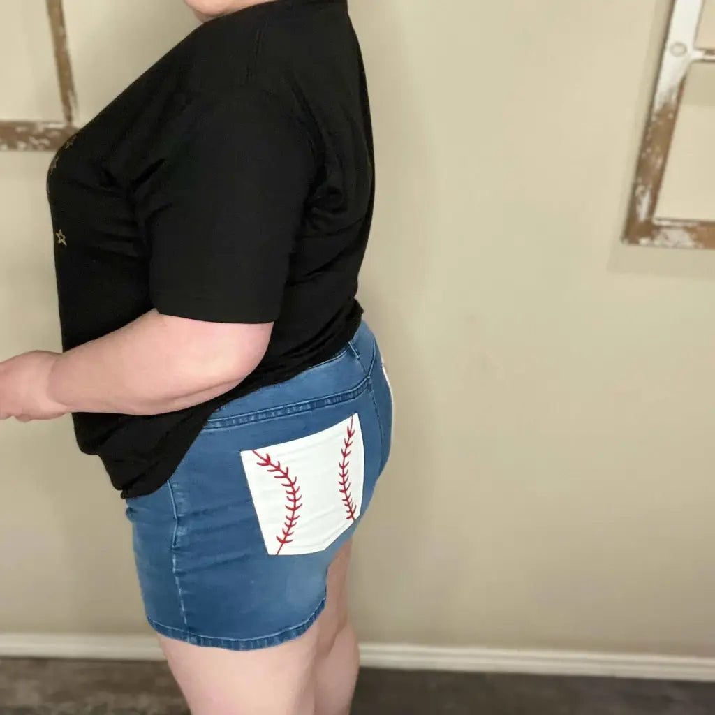 These baseball pocket jean shorts are the PERFECT mid-rise midi-length for mom of a little leaguer and to wear big
