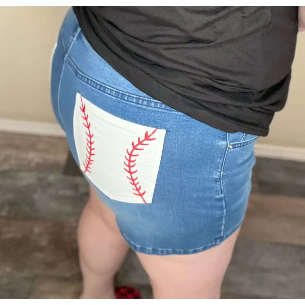 These baseball pocket jean shorts are the PERFECT mid-rise midi-length for mom of a little leaguer and to wear big