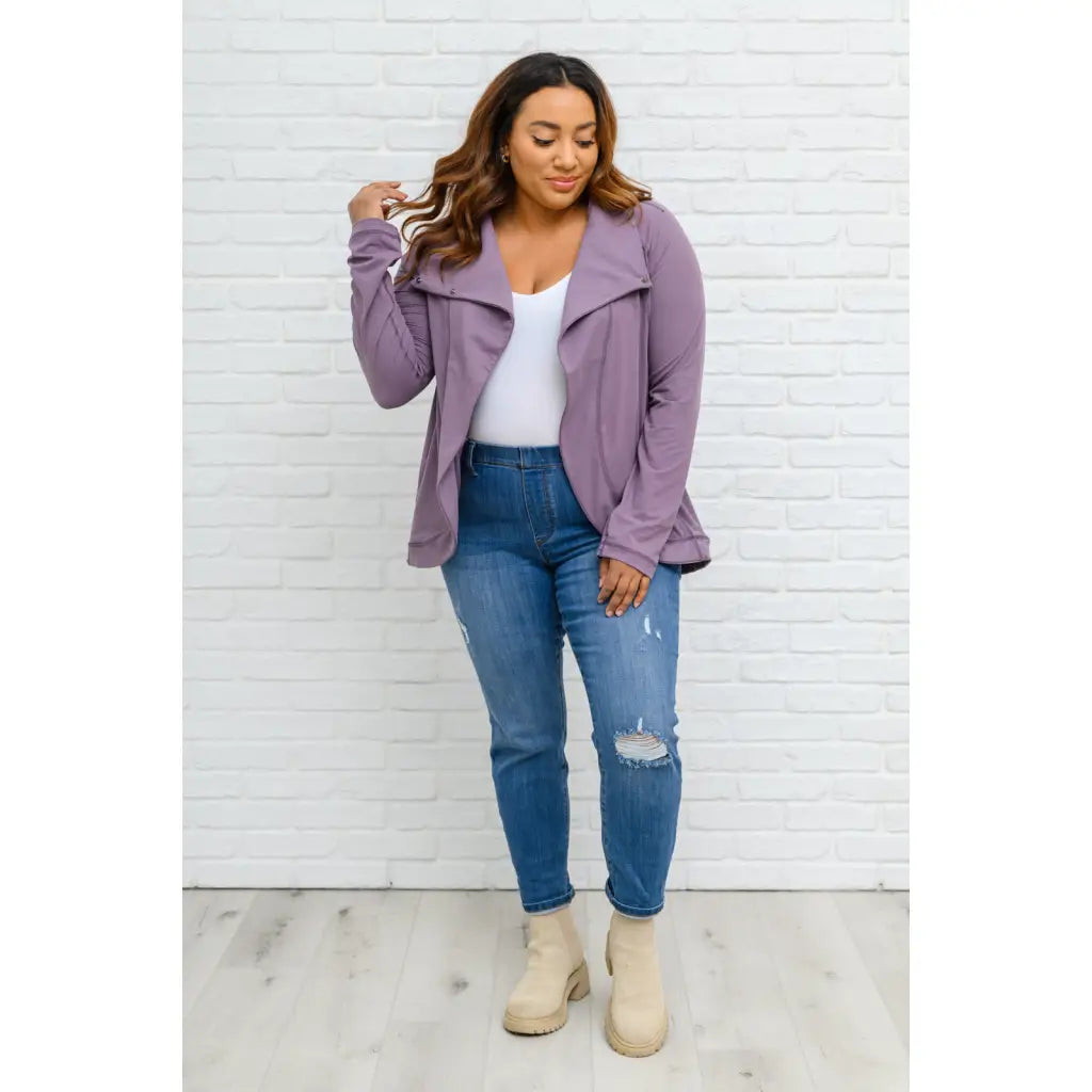 The Nikki Mid-Rise Boyfriend Jeggings have the comfort and style all your other jeans are missing! A super stretchy