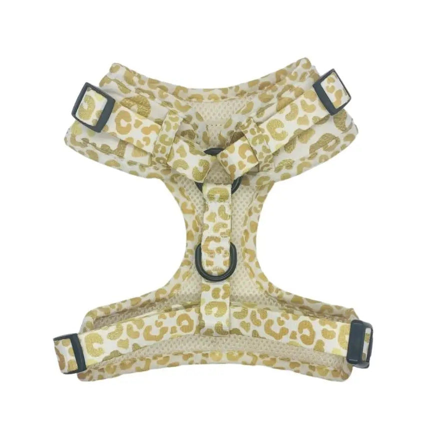 Adorn your pet with glamour galore in this stunning golden and white ombre cheetah print adjustable harness. Due