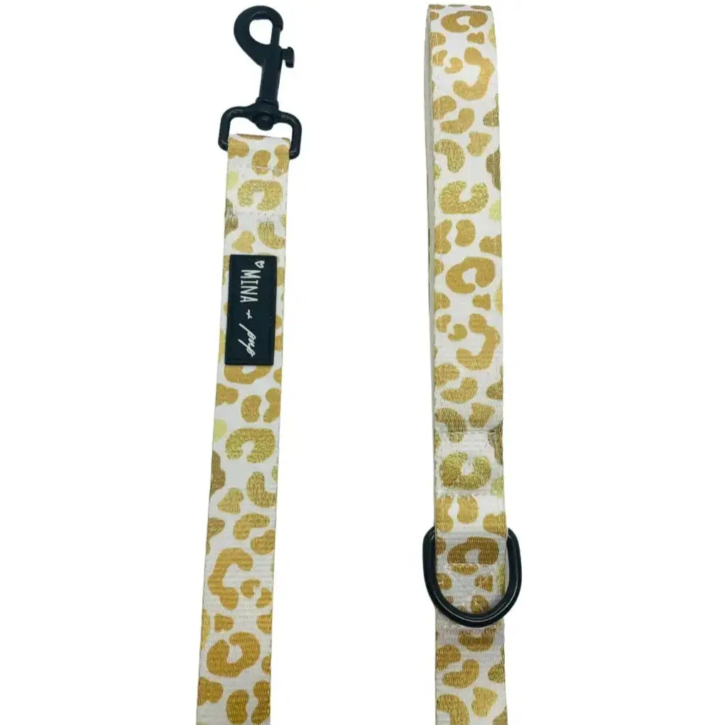Walk your pup in style and comfort with our You’re So Golden Leash. This glamorous Comfort Leash features a neoprene
